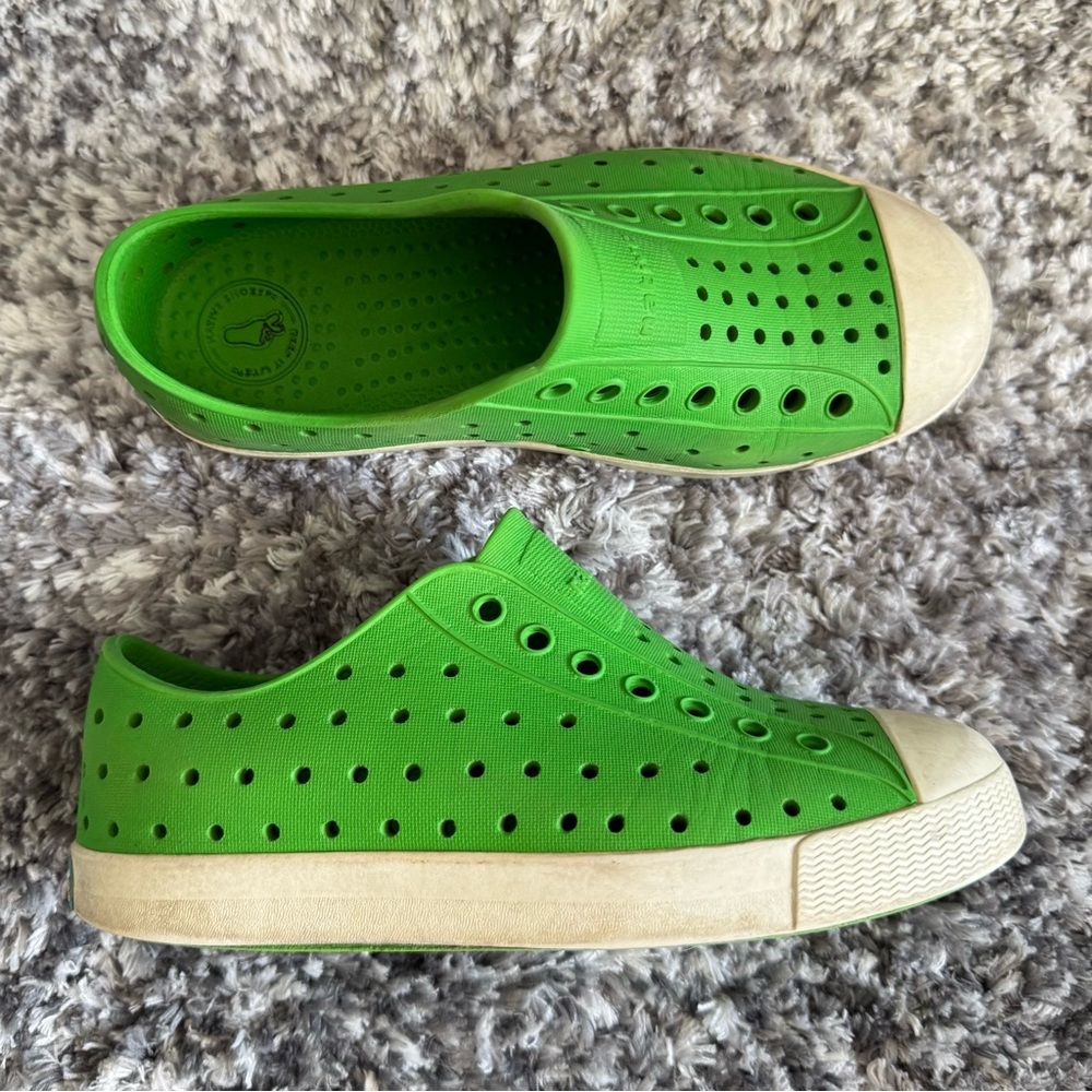 Native Kids JEFFERSON Grasshopper Green Rubber Slip-On C13